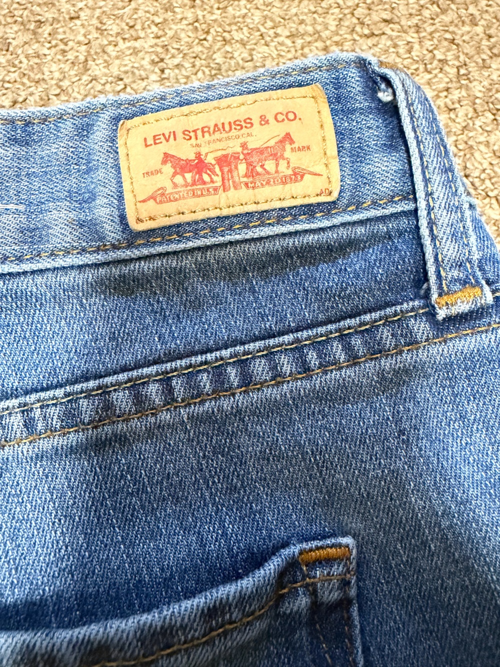 Levi's Women's Straight Jeans in Light Blue Denim